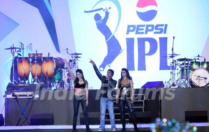 Katrina Kaif, Shahrukh Khan and Deepika Padukone performed at IPL 6 opening ceremony in Kolkata