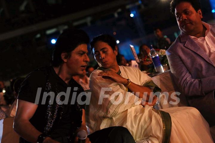 Shahrukh Khan, Mamta Bannerjee and Rajeev Shukla at IPL 6 opening ceremony in Kolkata