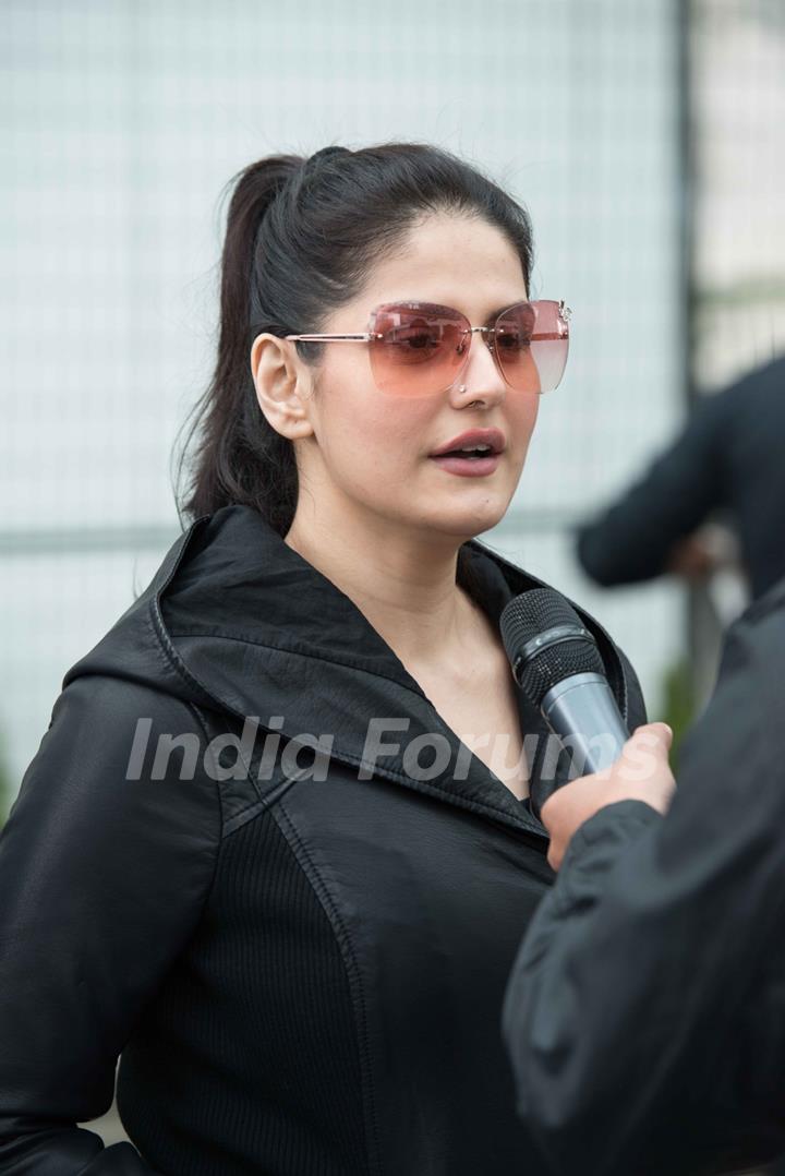 Zarine Khan reached Vancouver for Toifa