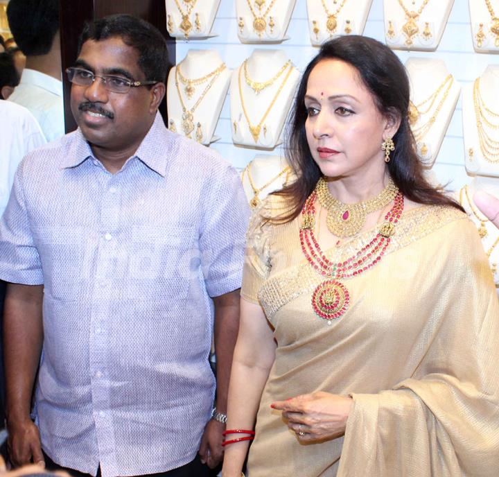 Hema Malini at Inauguration of Malabar Gold & Diamonds Store