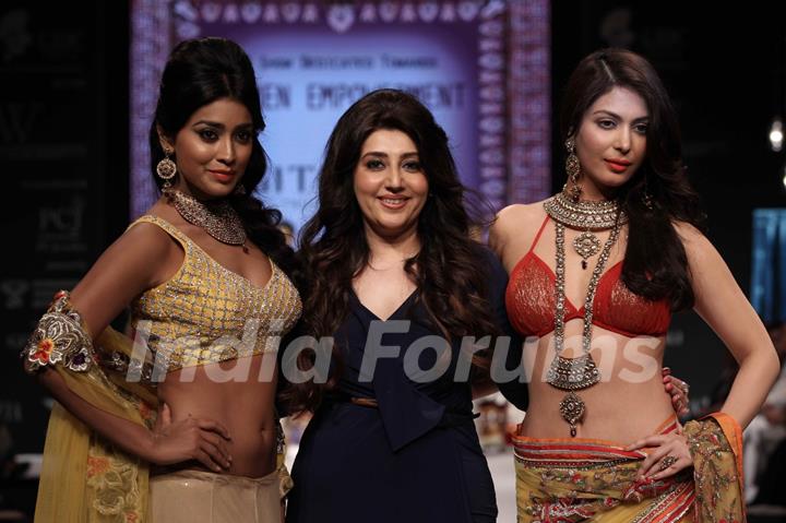 Gitanjali Group opened Day One of the India International Jewellery Week Delhi 2013