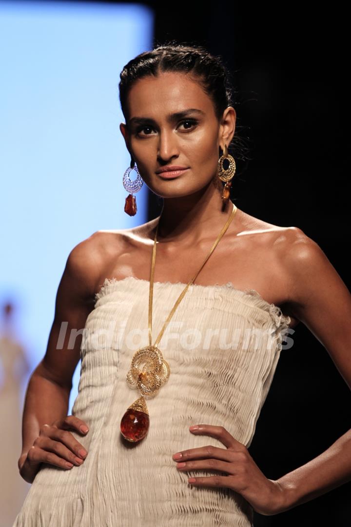 Atul Wassan walks ramp for Monica Kapoor & Rosily Paul show IIJW 2013 Day 1