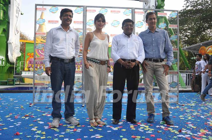 Jacqueline Fernandez launches new ride at Essel World