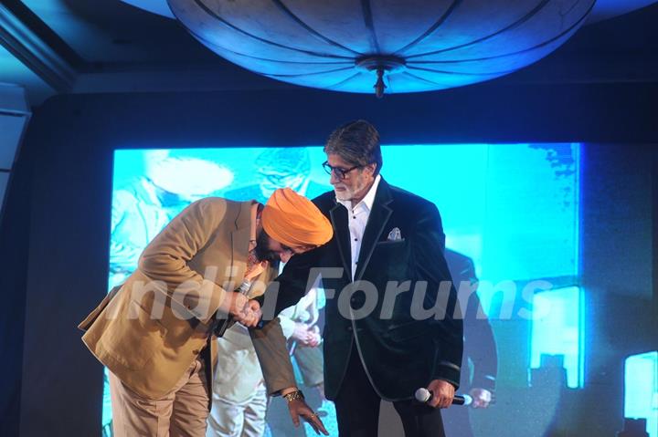 Big B & Kapil Dev unveil Siddhu's 'Sherry on Topp'