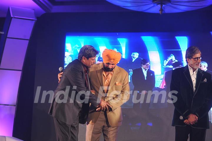 Big B & Kapil Dev unveil Siddhu's 'Sherry on Topp'