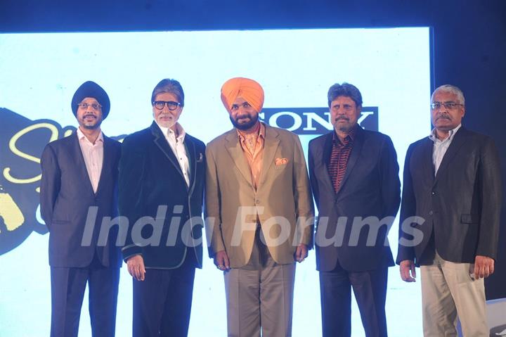 Big B & Kapil Dev unveil Siddhu's 'Sherry on Topp'