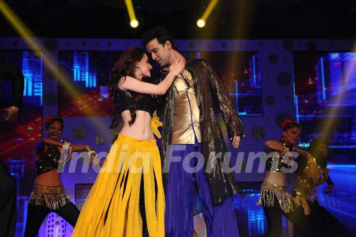 Aamir Ali and Sanjeeda Shaikh at GR8 Women Awards