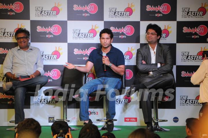 Sachin Tendulkar celebrated his 40th Birthday with Fans at Smaaash