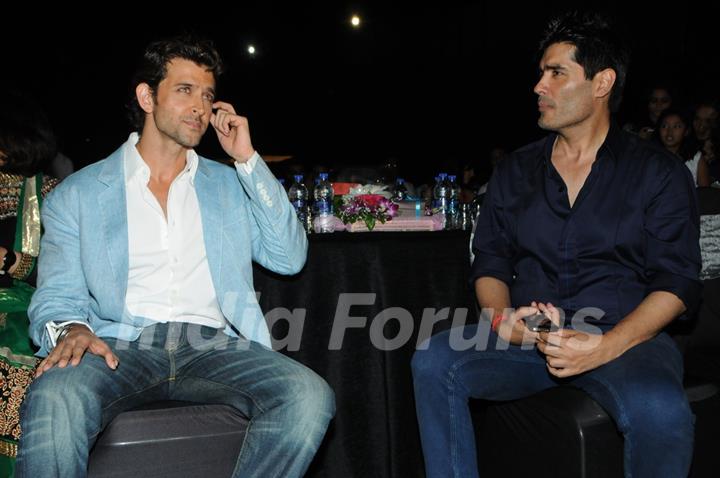 Hrithik Roshan and Manish Malhotra at Bharat and Dorris Hair and Makeup Awards