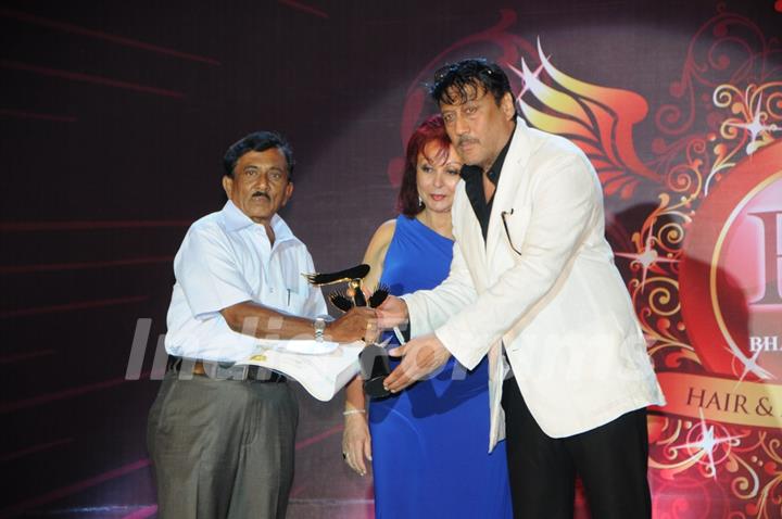 Jackie Shroff at Bharat and Dorris Hair and Makeup Awards