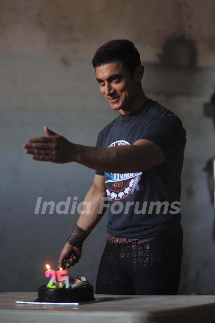 Aamir Khan interacts with the media on competing 25 glorious years