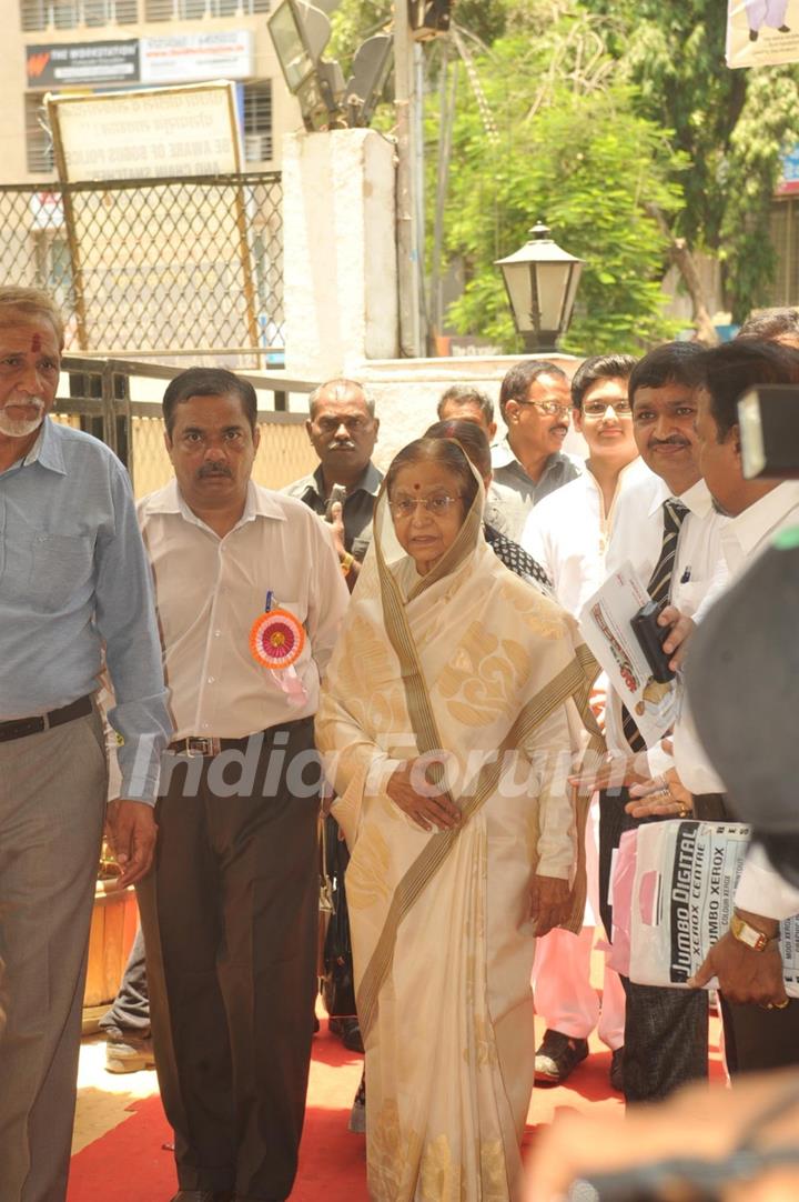 Dadasaheb Phalke Academy Awards 2013 at Bhaida Hall in Vile Parle, Mumbai