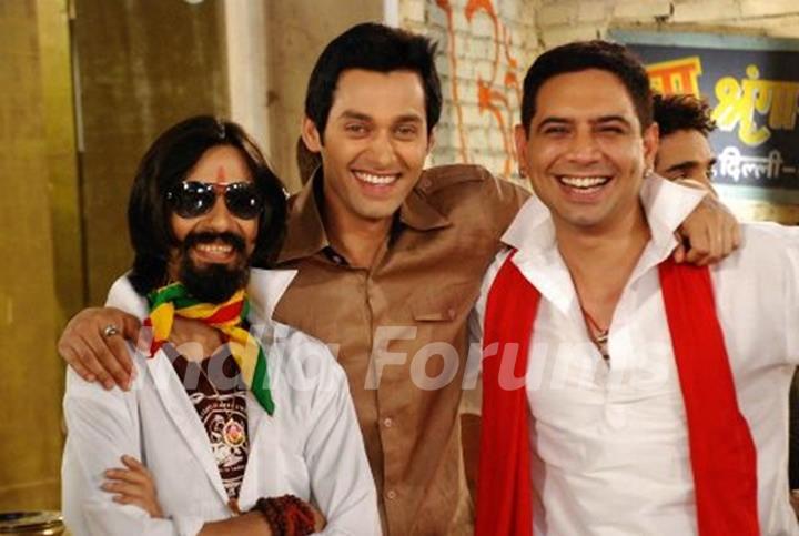 Sumit Vats, Sandeep Baswana and Aakash Pandey at Hitler Didi sets