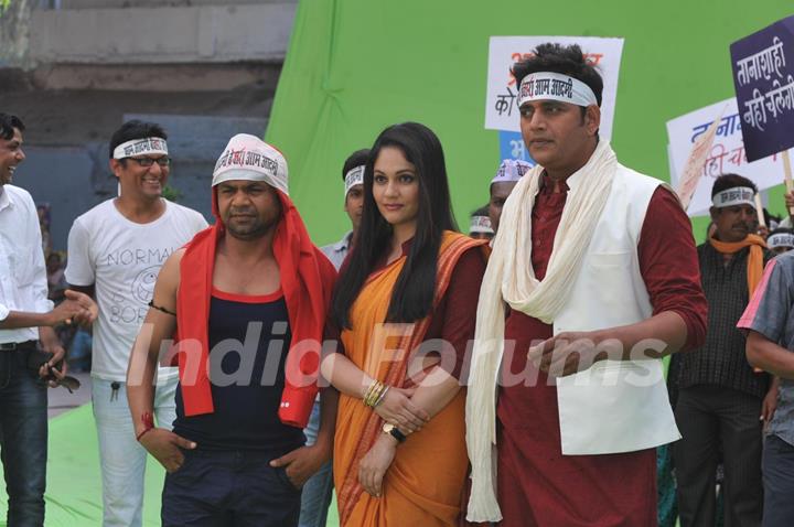 Rajpal Yadav, Gracy Singh & Ravi Kissen at Mahurat of Janta Vs Janardhan-Bechara Aam Aadmi