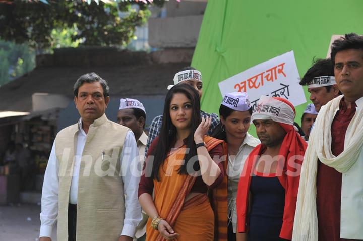 Govind Namdeo, Gracy Singh, Rajpal Yadav & Ravi Kissen at Mahurat of Janta Vs Janardhan