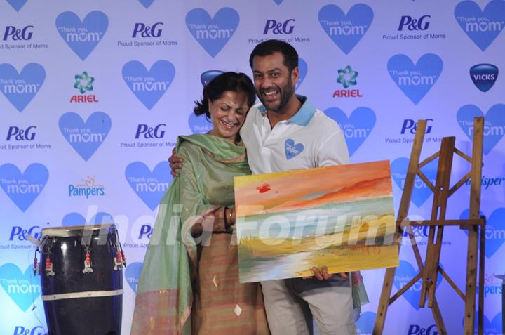 Celebs at P&G 'Thank you mom'