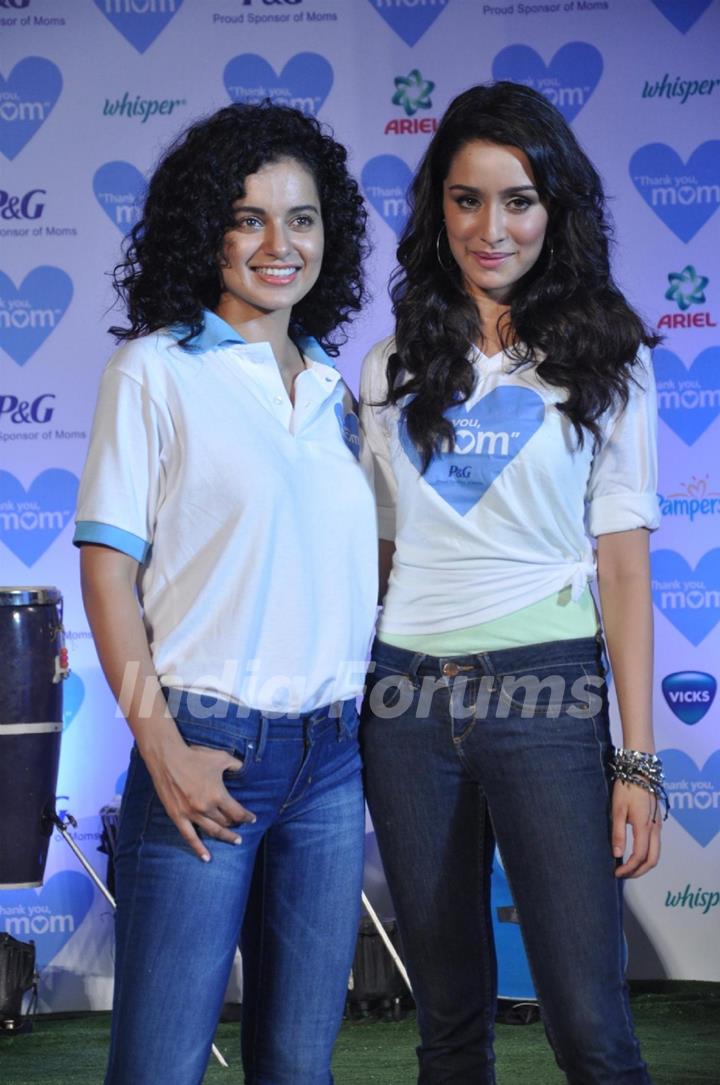 Celebs at P&G 'Thank you mom'