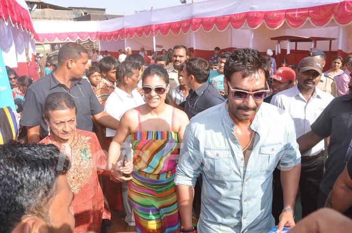 Kajol, Ajay promote Lonavla funfair