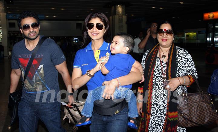 Shilpa Shetty snapped with her family at Mumbai Domestic Airport