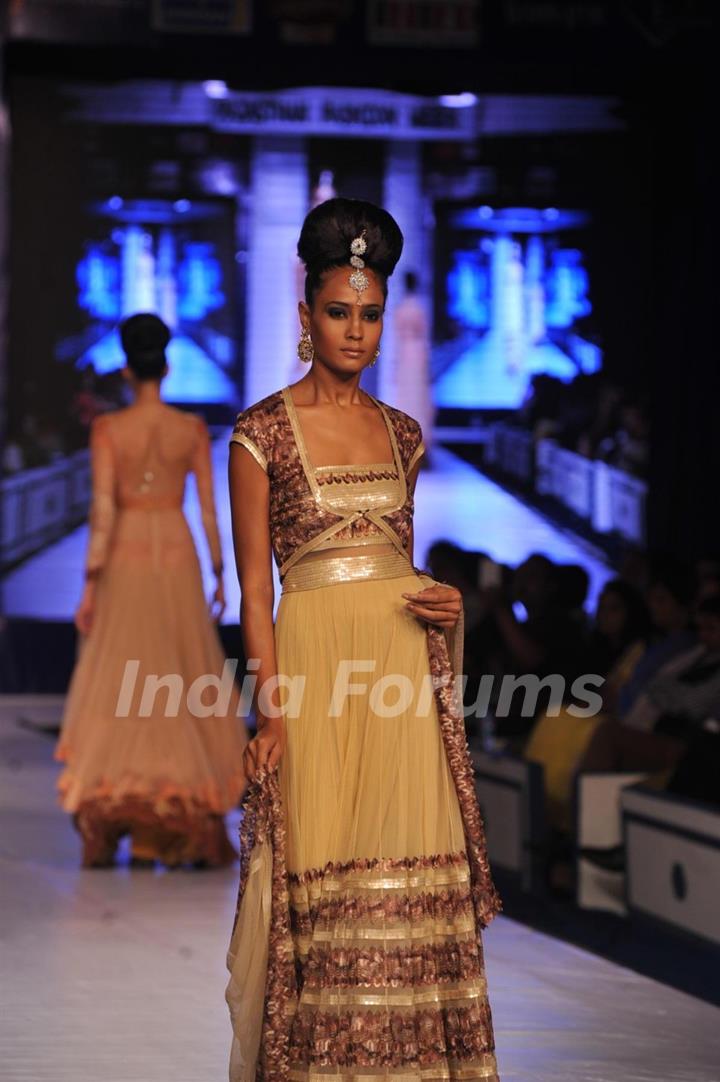 Sameera Reddy walks for designer Neeta Lulla at the grand Finale of Rajasthan Fashion Week