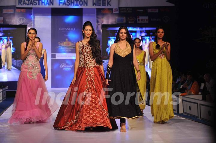 Miss India 2013 Navneet Kaur Dhillon walks for designer Shivangee Sharma at Rajasthan Fashion Week