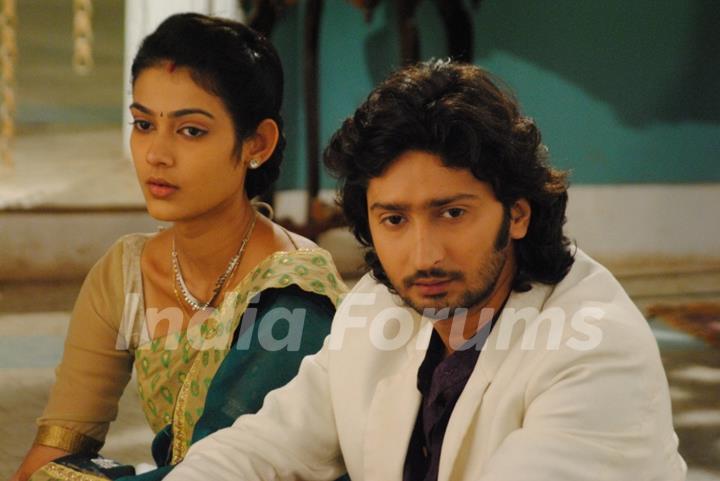 Kunal Karan Kapoor and Aakanksha Singh as Mohan and Megha in Na Bole Tum Na Maine Kuch Kaha Season 2