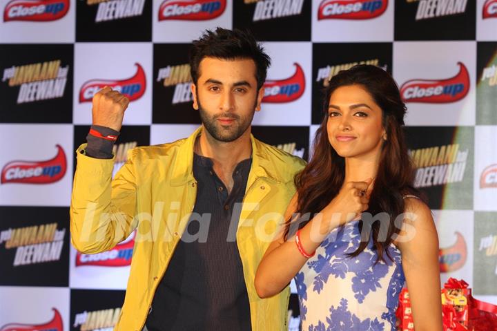 Ranbir Kapoor & Deepika Padukone at Close Up event for promotion of Yeh Jawani Hai Deewani