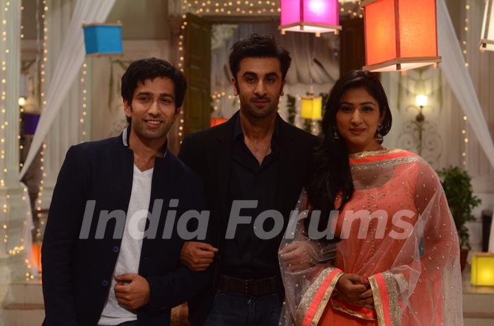 Ranbir Kapoor on the sets of Pyaar Ka Dard to promote Yeh Jawaani Hai Deewani