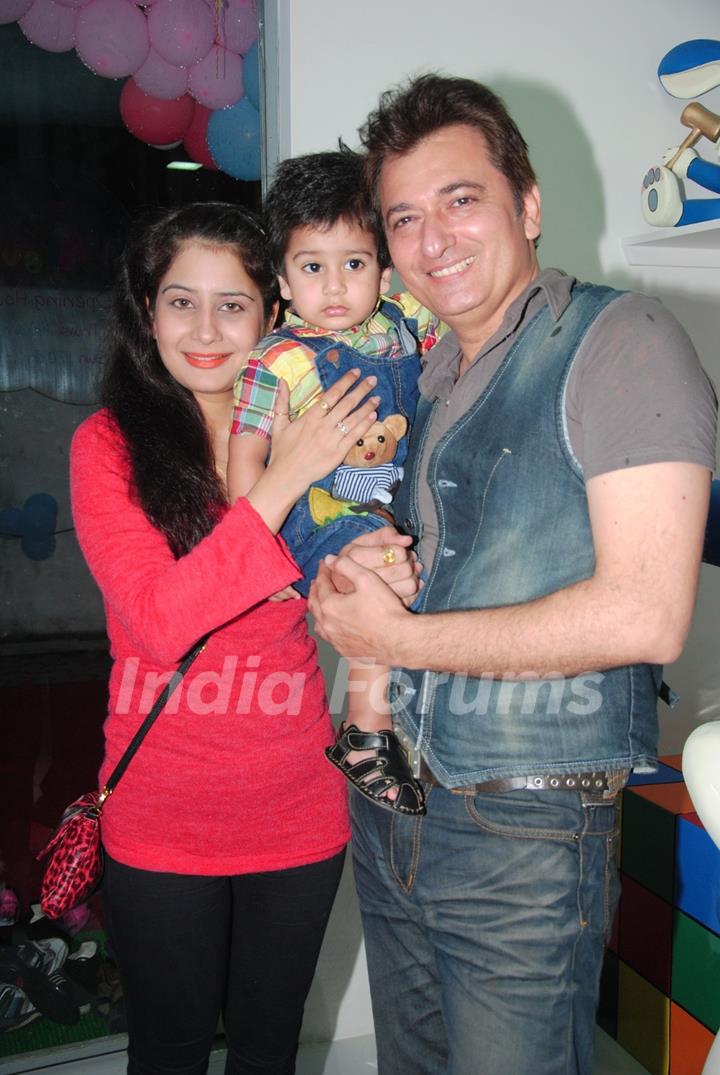 Avinash Wadhawan with wife and son at launch of Play Around