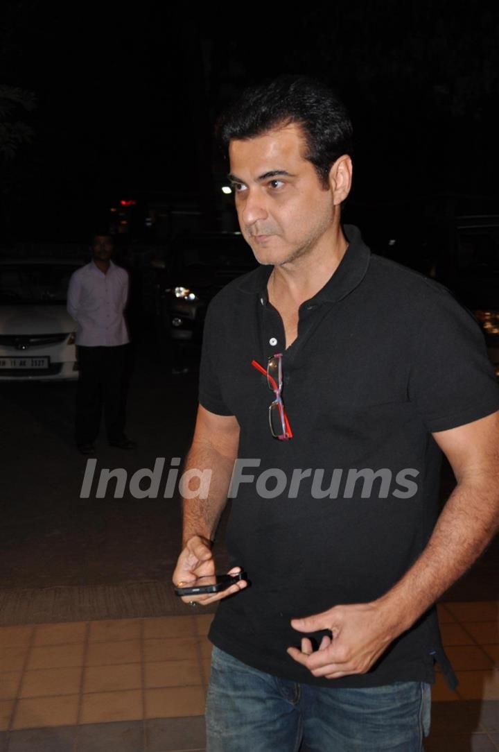 Sanjay Kapoor attend actress Jiah Khan condolence meet in Mumbai