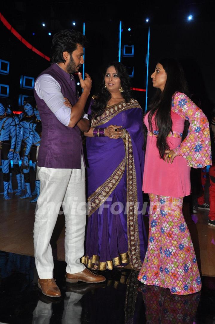 Film Ghanchakkar Promotion onsets of Star Plus Show Indias Dancing Superstars