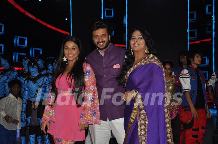 Film Ghanchakkar Promotion onsets of Star Plus Show Indias Dancing Superstars