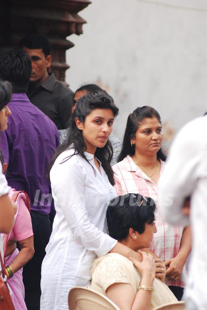 Parineeti Chopra attend Priyanka Chopra's father's funeral