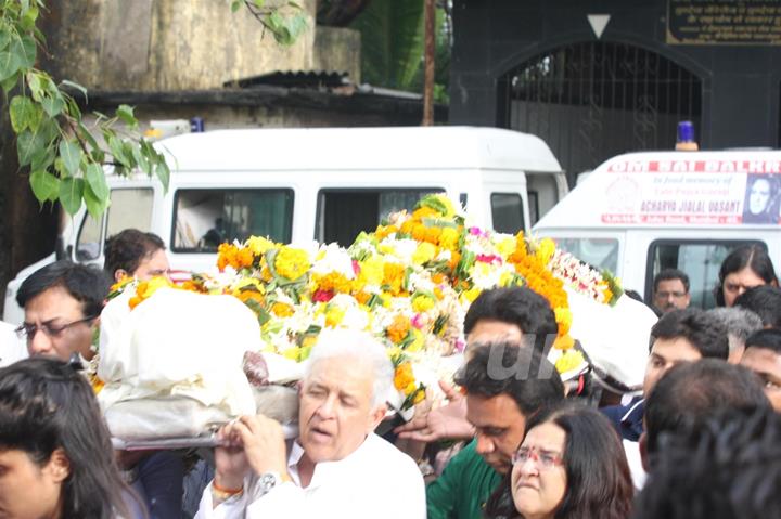 Bollywood Celebrities attend Priyanka Chopra's father's funeral