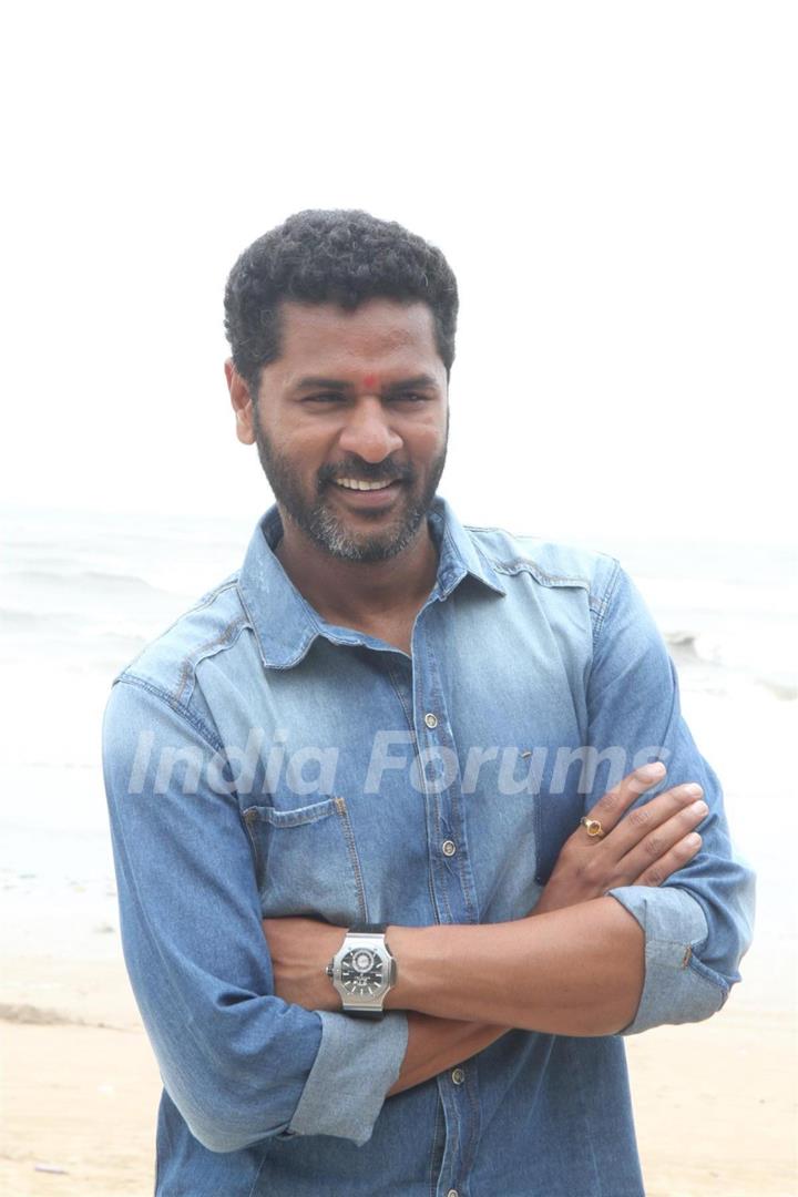 Prabhu Dheva, Girish Kumar for film Ramaiya Vastavaiya