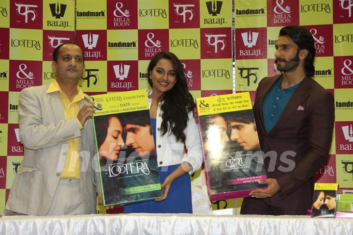 Ranveer Singh and Sonakshi Sinha launch Mills and Boon Lootera Novels pack