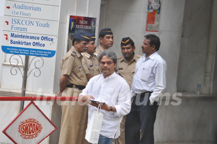 Priyanka Chopra's Father Shok Sabha at Hare Rama Hare Krishna Mandir