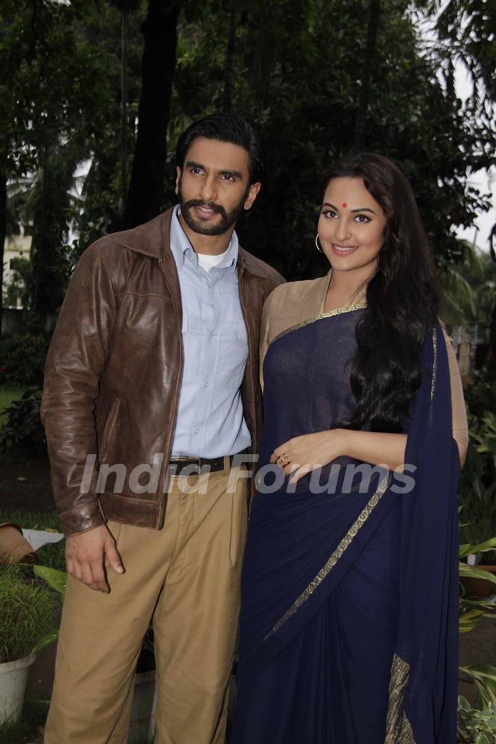 Ranveer Singh and Sonakshi Sinha On the sets of Uttaran to promote the film Lootera