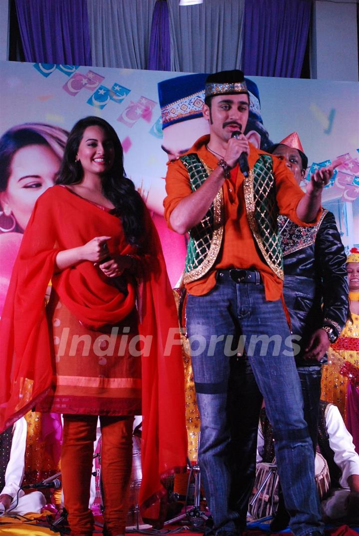 Sonakshi Sinha and Imraan Khan Parforming Qawali song for promotion of upcoming film “Once Upon a Time in Mumbaai 2” at Tayyab Ki Gali, Dongari, Mumbai