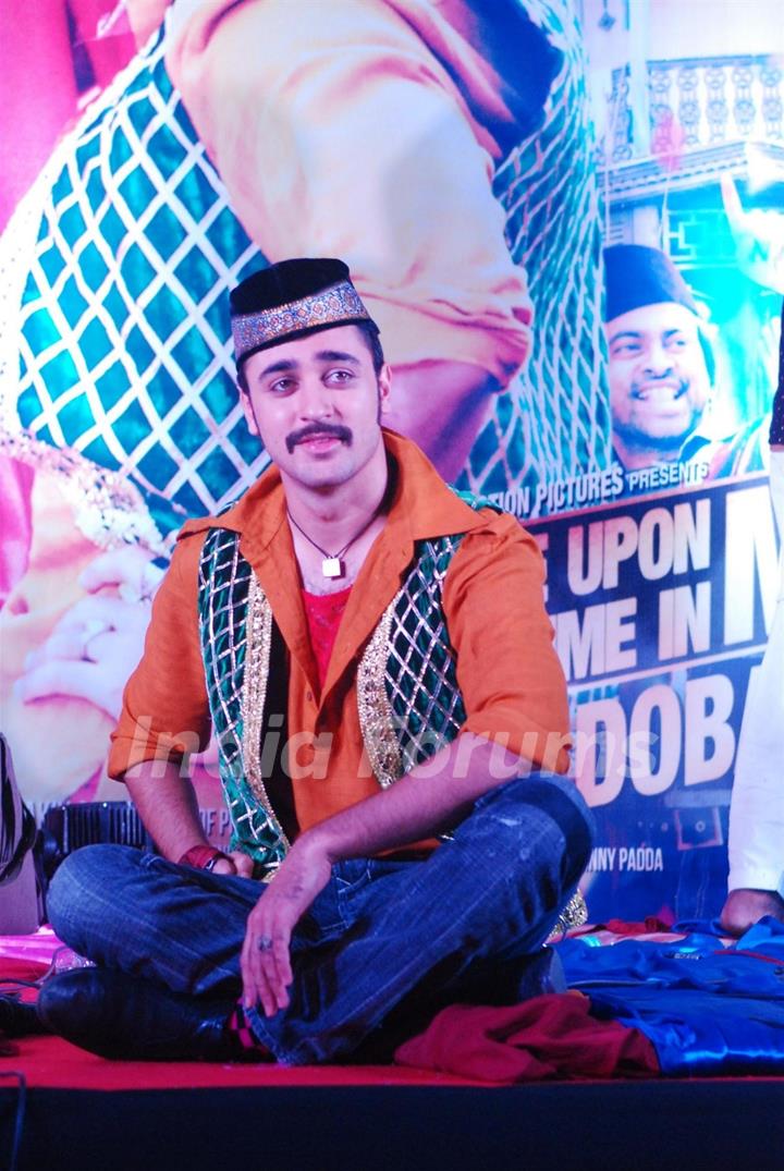 Sonakshi Sinha and Imraan Khan Parforming Qawali song for promotion of upcoming film “Once Upon a Time in Mumbaai 2” at Tayyab Ki Gali, Dongari, Mumbai