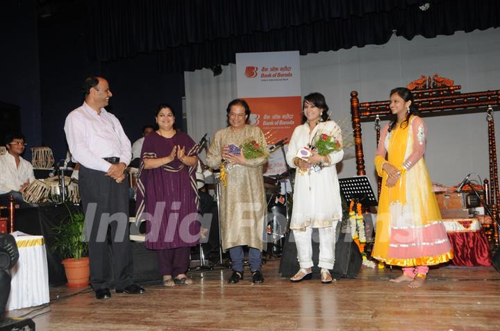 Ehsaas-E-Ghazal , The Sufiyana Sifu wajdaan ghazal show by Singer Pooja Gaitonde was organised