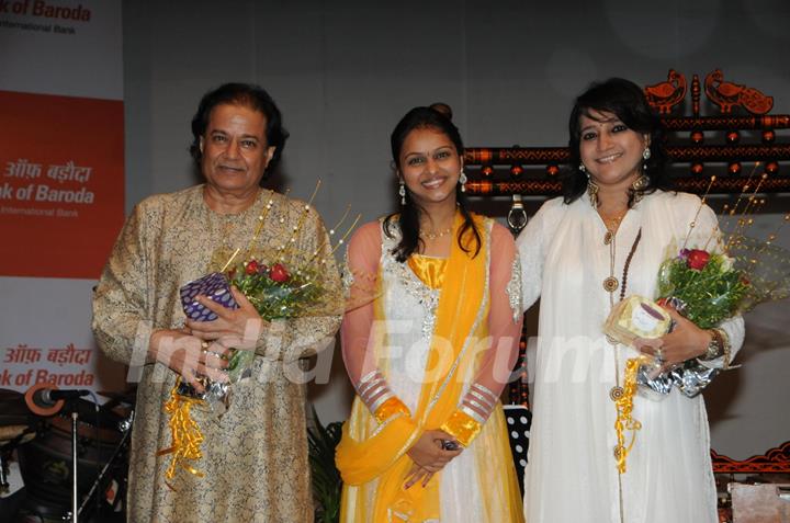 Ehsaas-E-Ghazal , The Sufiyana Sifu wajdaan ghazal show by Singer Pooja Gaitonde was organised