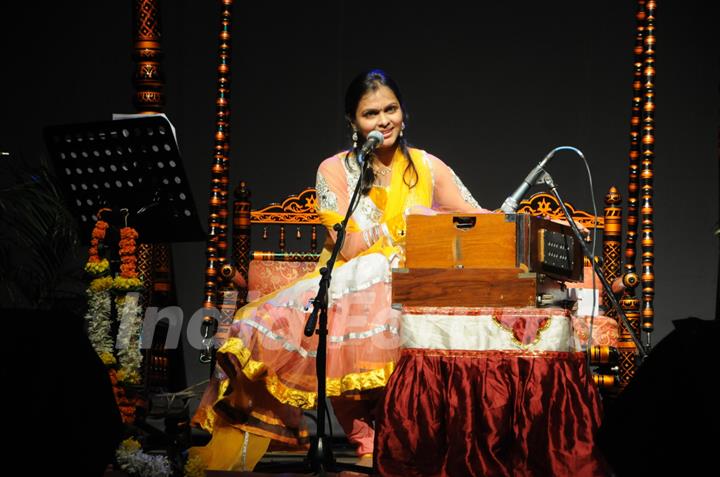 Ehsaas-E-Ghazal , The Sufiyana Sifu wajdaan ghazal show by Singer Pooja Gaitonde was organised