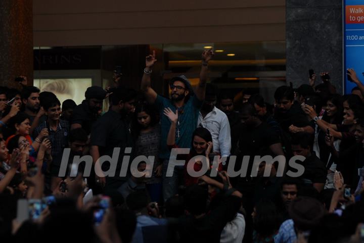 Ranveer and Sonakshi promote 'Lootera' at Palladium