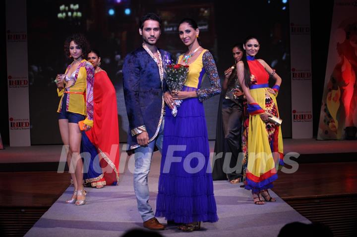 Prateik Babbar & Amyra Dastur Promotes Issaq at INIFD Fashion Show Vibrance 2013