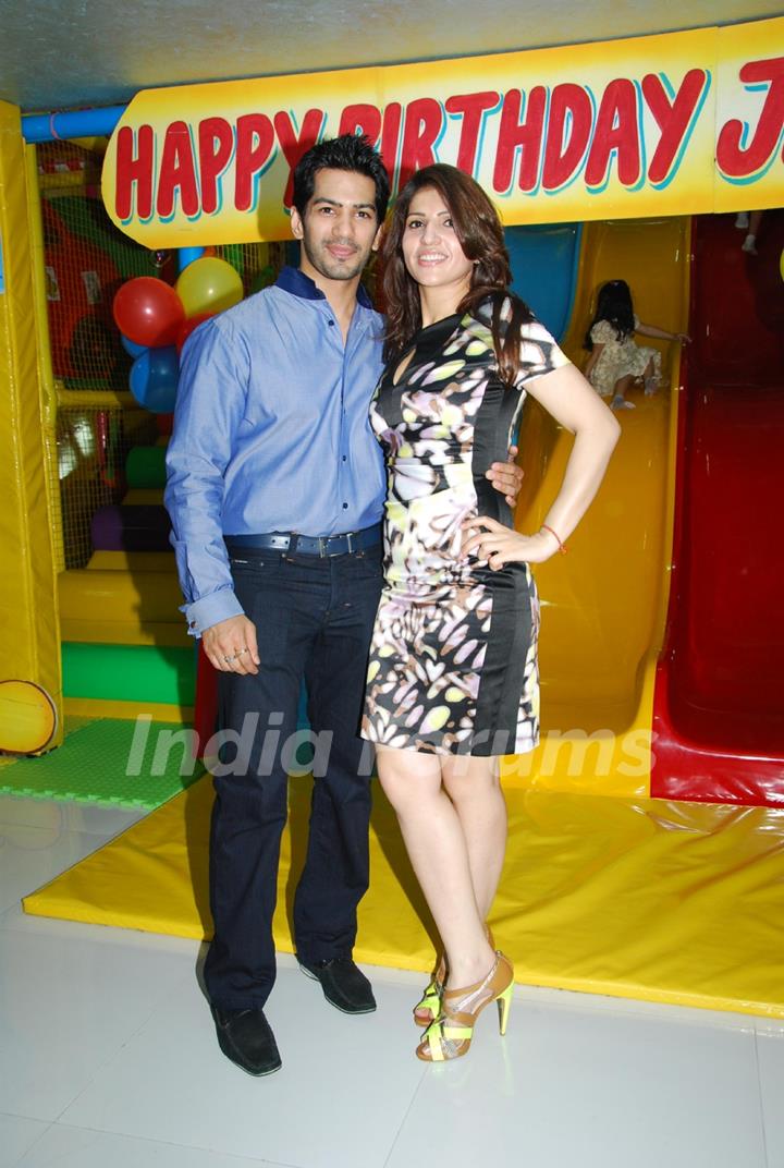 Dr. Ruby Tandon celebrates her daughter Jiyana Tandon's 3rd birthday along with her husband Amit Tandon