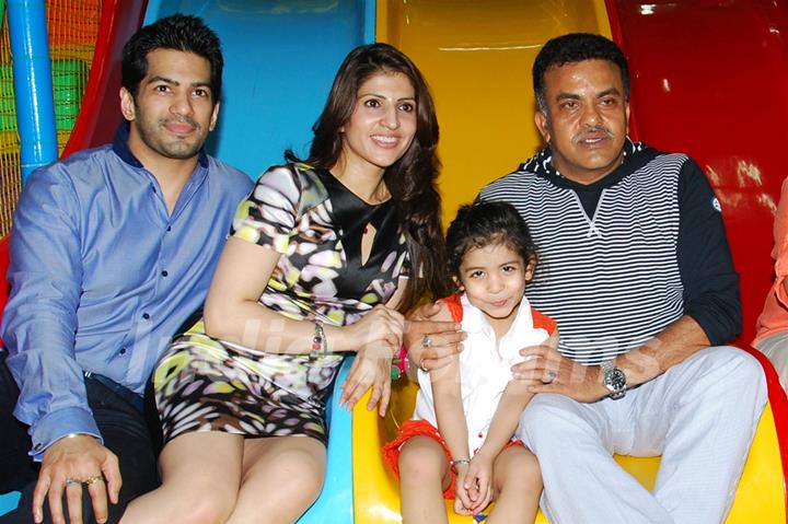 Dr. Ruby Tandon celebrates her daughter Jiyana Tandon's 3rd birthday along with her husband Amit Tandon