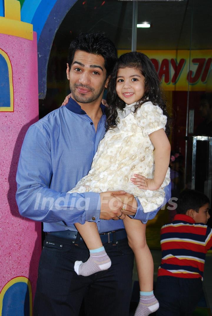 Dr. Ruby Tandon celebrates her daughter Jiyana Tandon's 3rd birthday along with her husband Amit Tandon