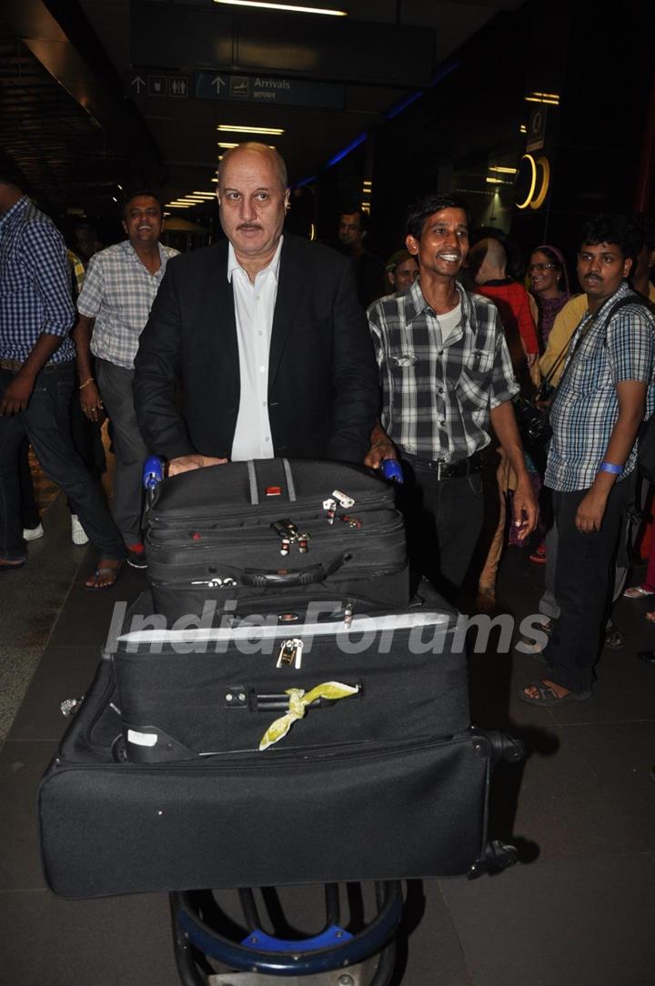 Celebs leave for IIFA