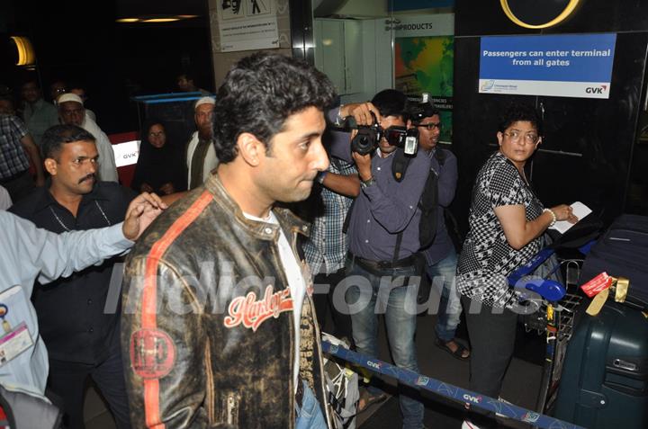 Celebs leave for IIFA